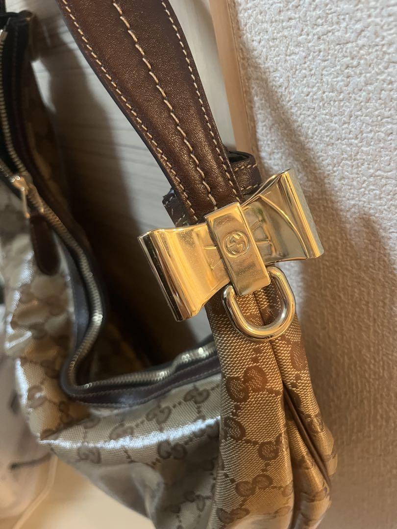 GUCCI ロゴ入り ハンドバッグ