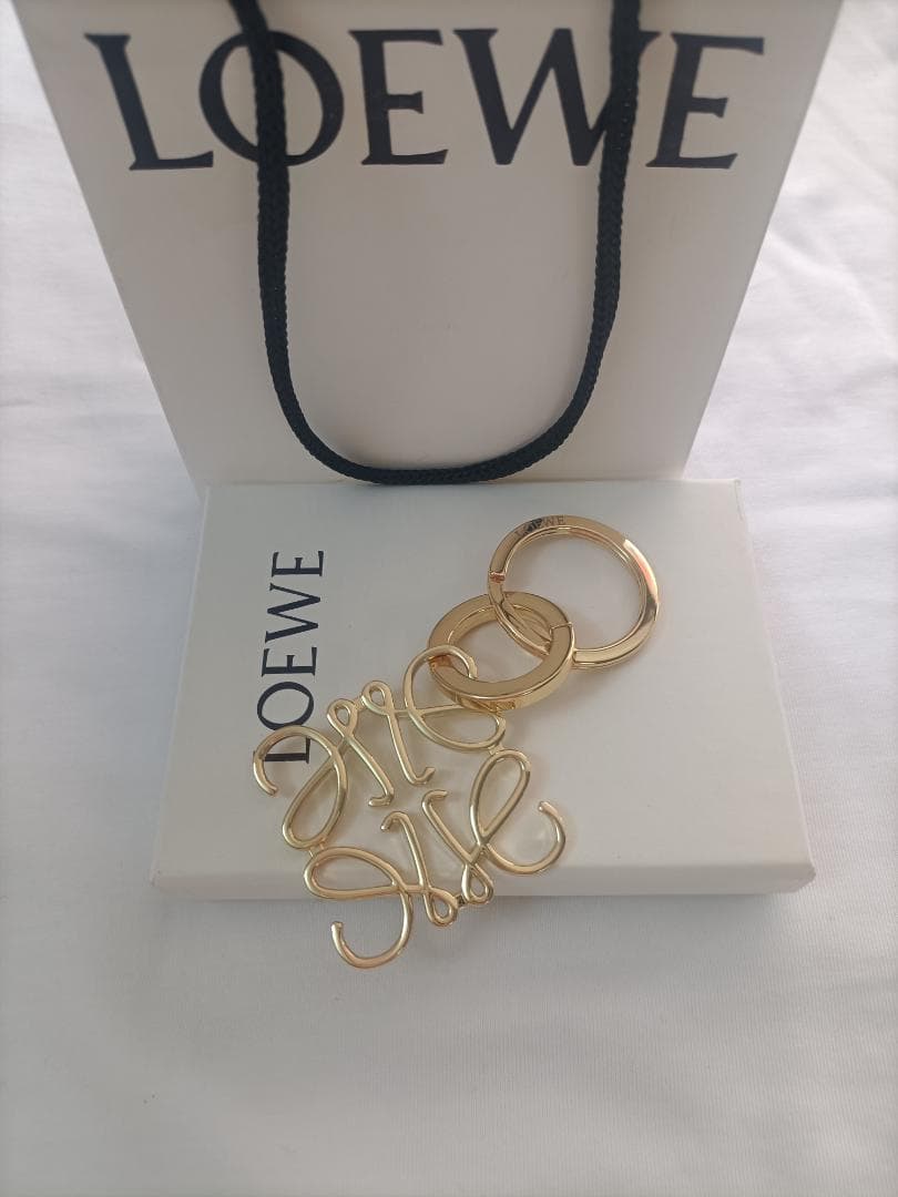 即発送/ゴールド♪ロエベ キーホルダー バッグチャーム 即発送/ゴールド♪ロエベ キーホルダー バッグチャーム