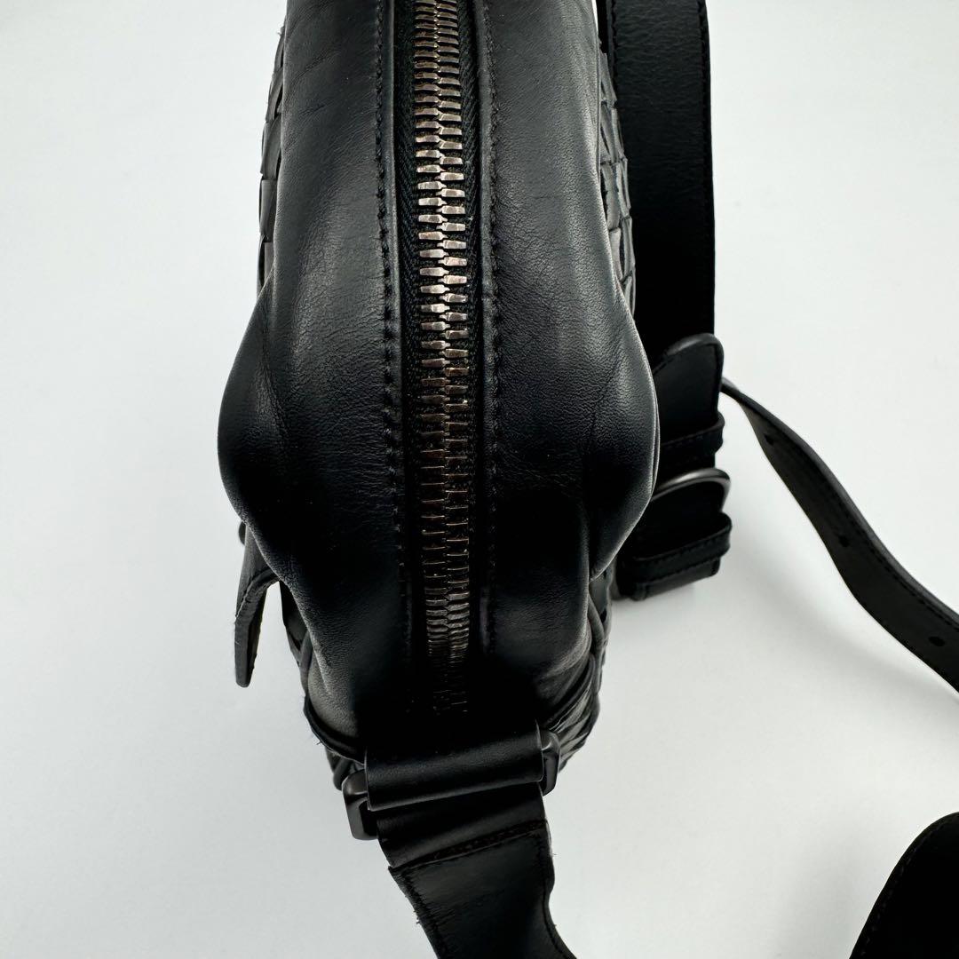 美品✨BOTTEGA VENETA ショルダーバッグ　ブラック　オールレザー