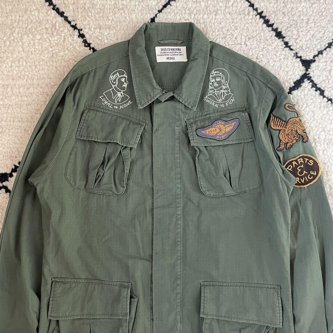 DEUS EX MACHINA デウス ワッペン付ジャングルファティーグJKT DEUS EX MACHINA デウス ワッペン付ジャングルファティーグJKT