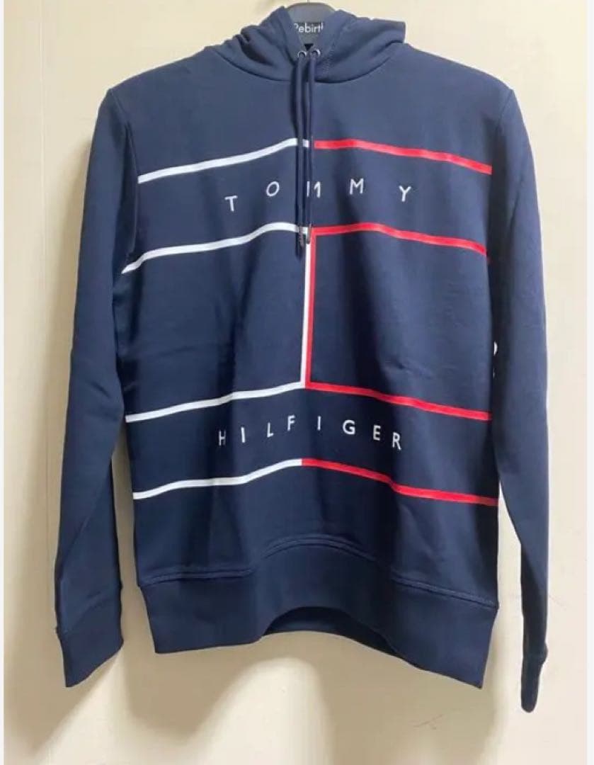 新品未使用　トミーヒルフィガー　ネイビーパーカー 新品未使用 トミーヒルフィガー スウェットパーカー ネイビー サイズM