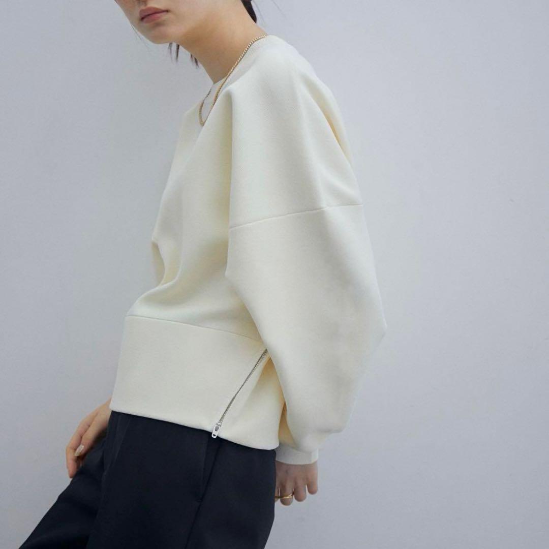 美品　ADAM ET ROPE　ファスナースリットプルオーバー　F　ホワイト
