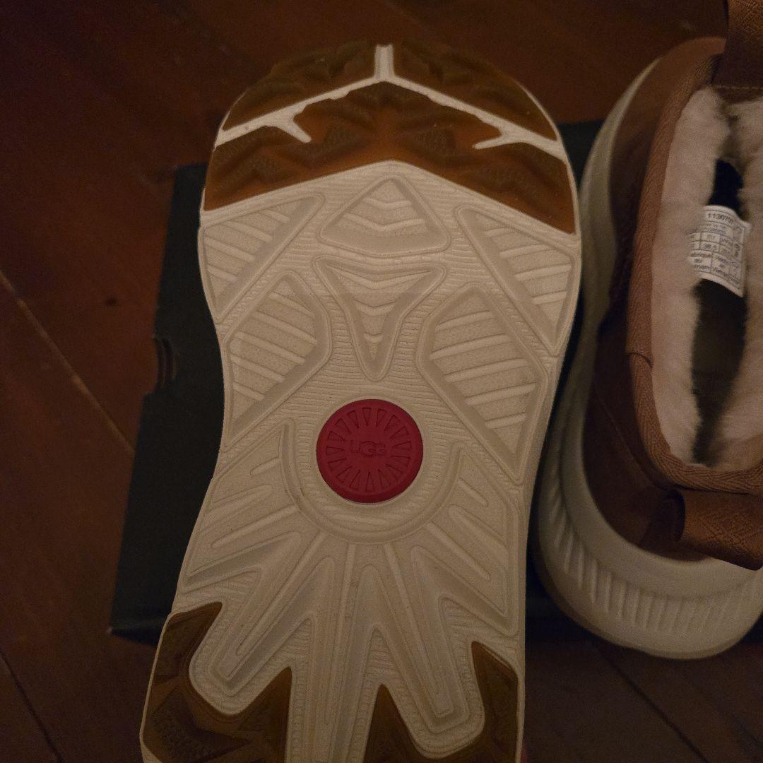 UGG