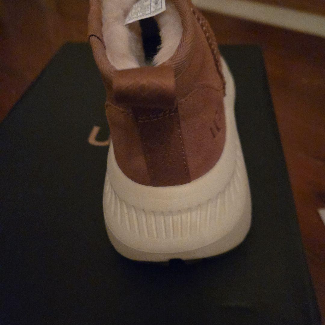 UGG