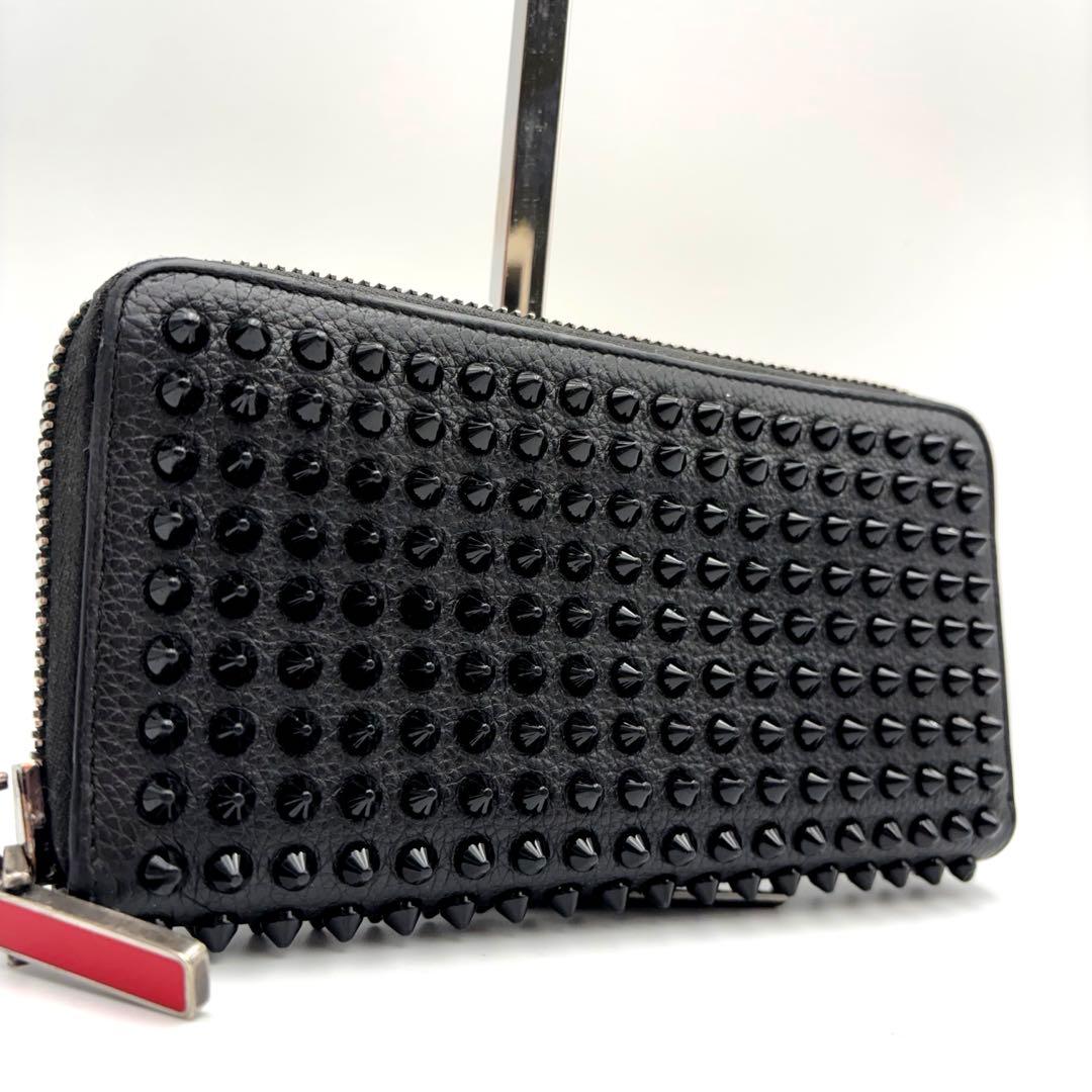 クリスチャンルブタン 長財布 ラウンドファスナー スタッズ ブラックChristian Louboutin