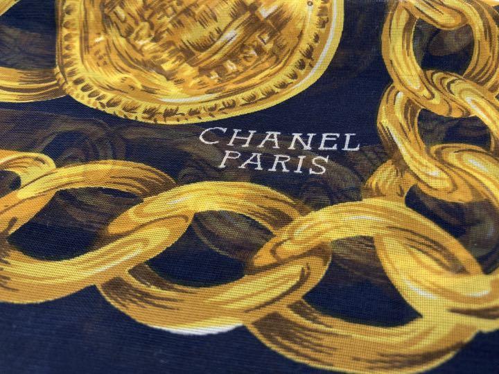 CHANEL シャネル スカーフ チェーン柄 シルク100% ネイビー 大判 CHANEL シャネル スカーフ チェーン柄 シルク100% ネイビー 大判