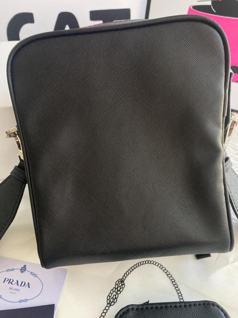 PRADA ブラック スマホショルダーバッグ