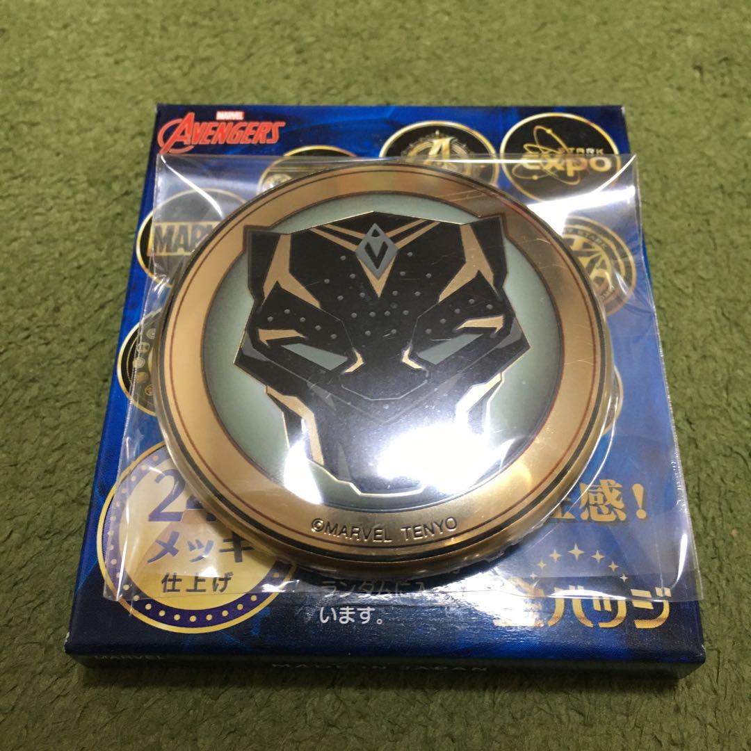ブラックパンサー マーベル 金バッジ 缶バッジ - メルカリ