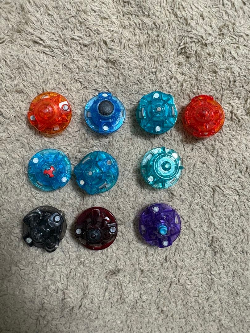 ベイブレードセット 多色とパーツ - メルカリ