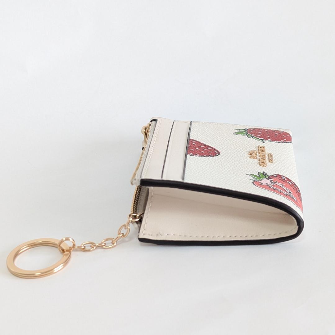 新品未使用！COACH いちご柄 コインケース 新品未使用】coach 折財布 いちご柄 コインケース - メルカリ