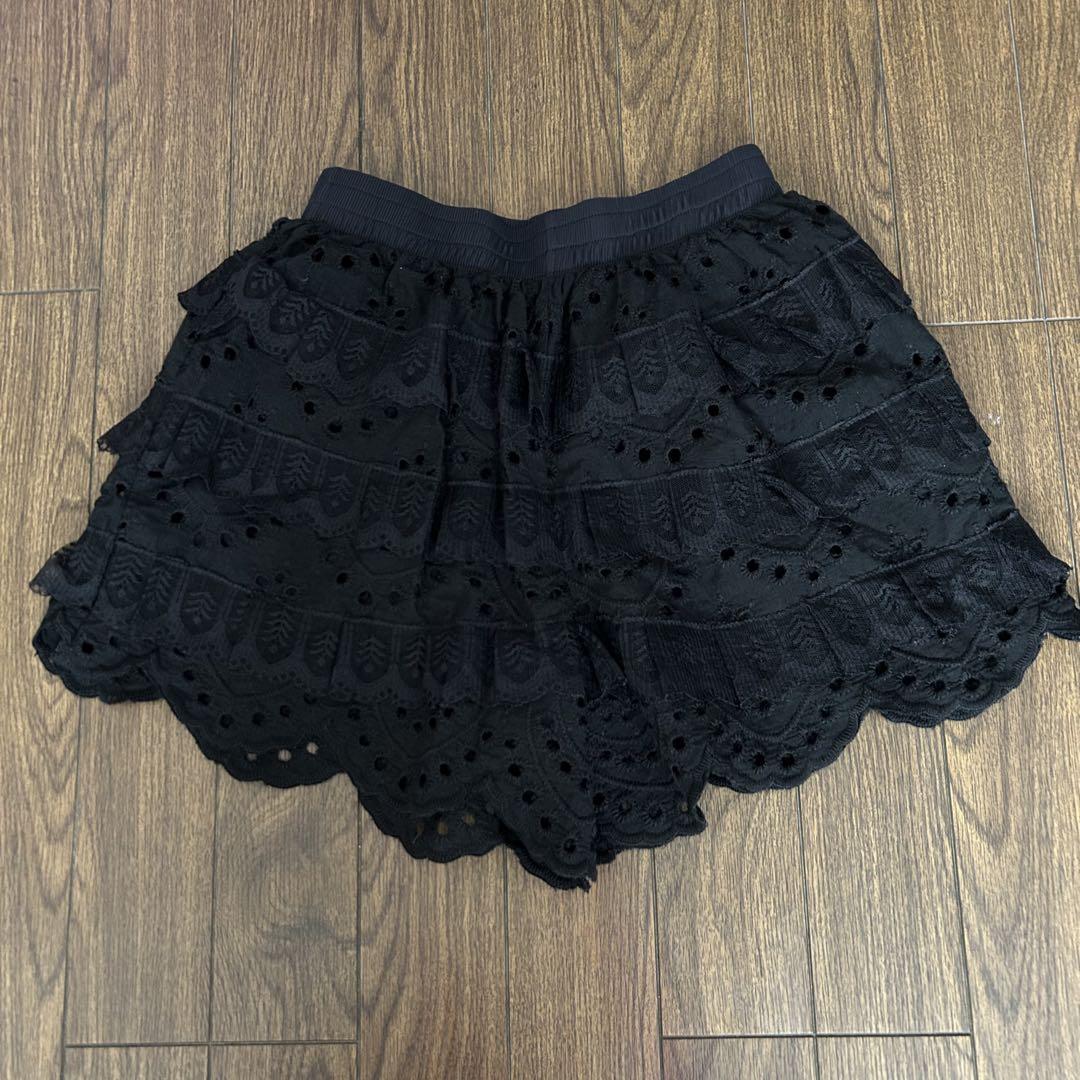 MORPH8NE モルフィン フリルショートパンツ 黒 MORPH8NE / ON SKIRT スカート（560631） - QOOZA