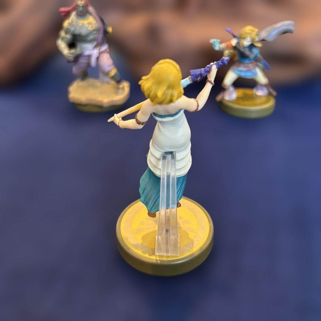 ゼルダの伝説 amiibo ティアキンセット リンク ゼルダ