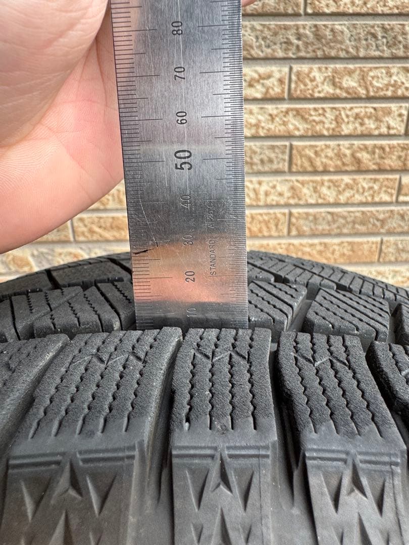 ブリジストンBLIZZAK VRX3 スタッドレスタイヤ 195 45R17目立った傷や汚れなし BRIGHTFACE_UK