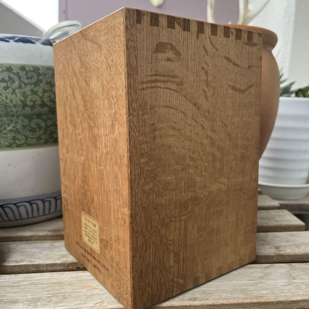 サントリーSUNTORYザ・ウイスキー有田焼陶器ボトル750ml