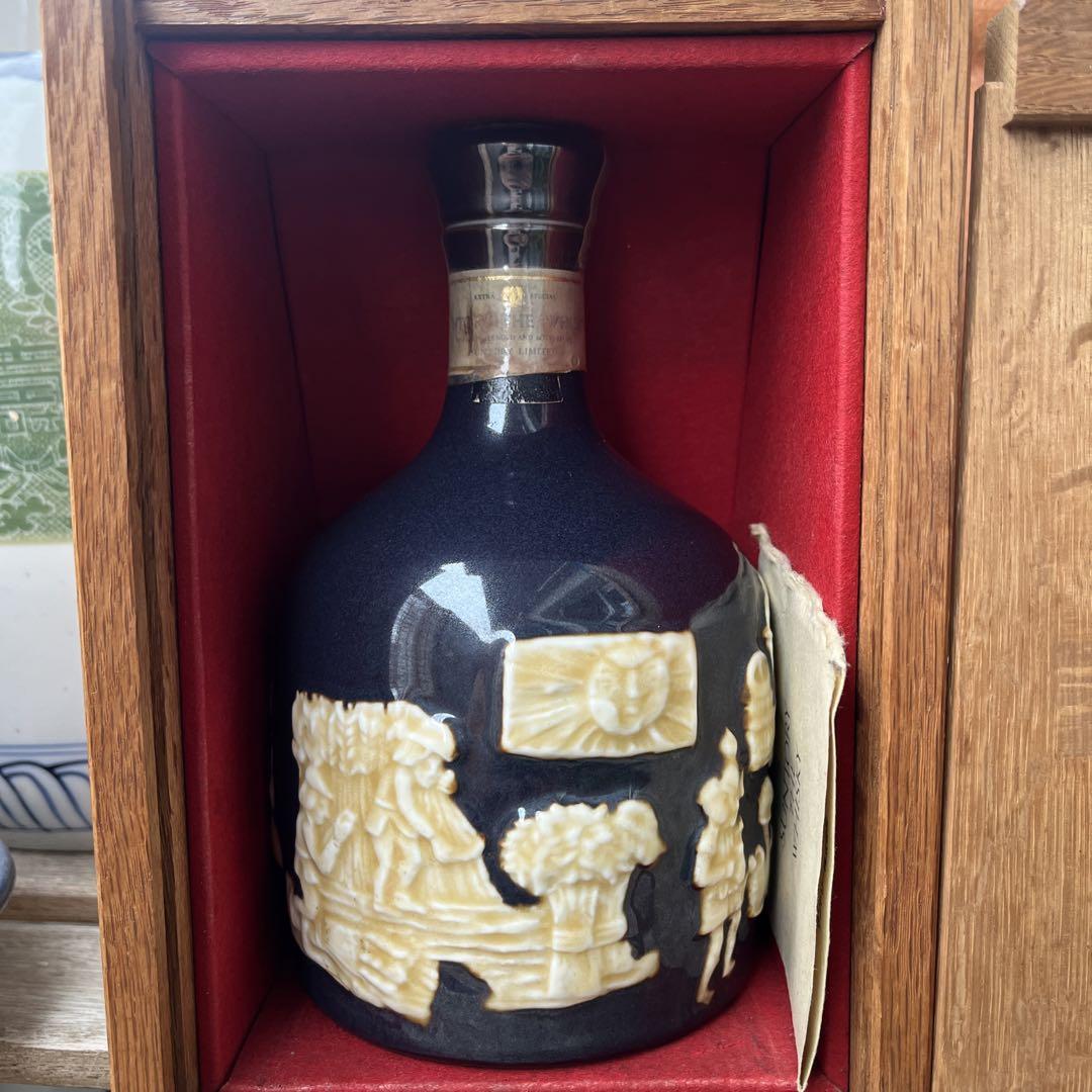 サントリーSUNTORYザ・ウイスキー有田焼陶器ボトル750ml