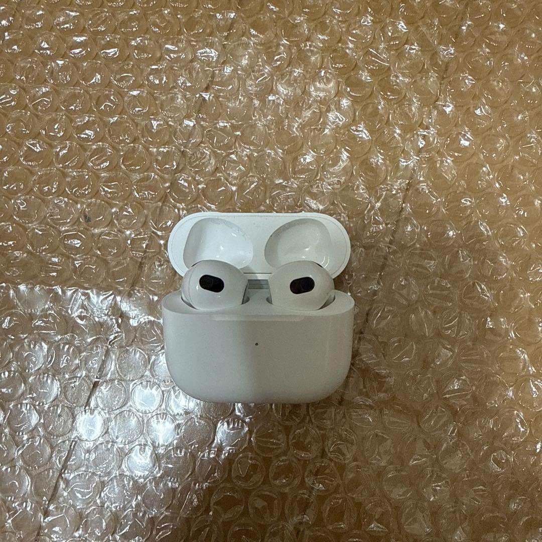 AirPods本体 ホワイト