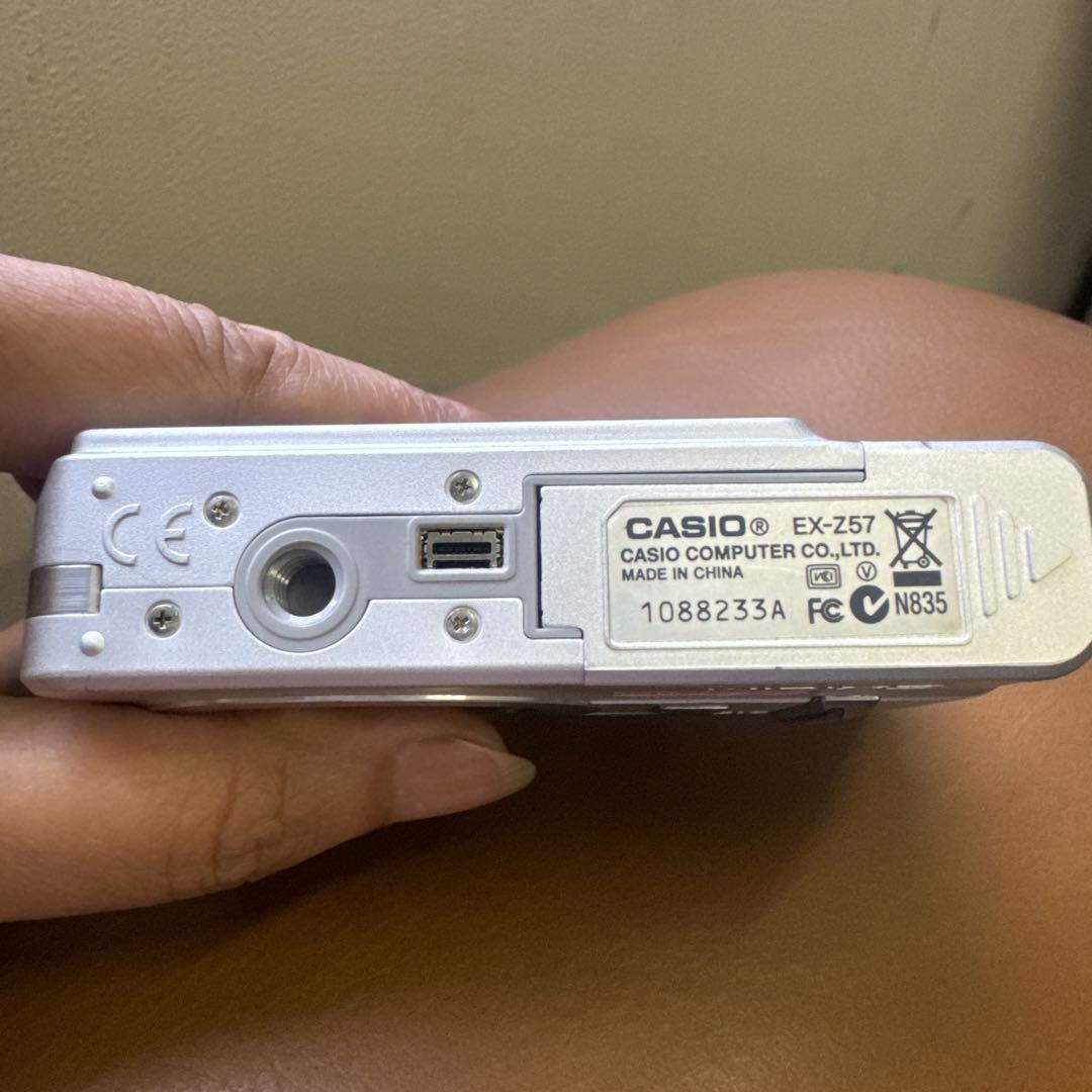 CASIO EX-Z57 デジタルカメラ