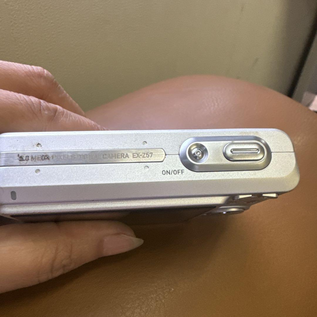 CASIO EX-Z57 デジタルカメラ