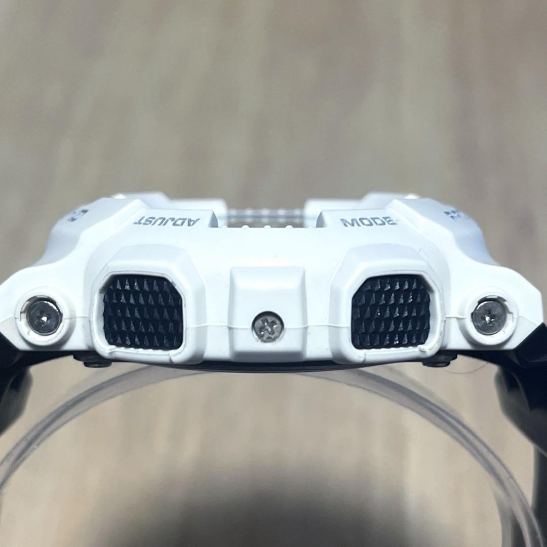 【超美品／海外限定品】G-SHOCK GAX-100B-7A ホワイト×ブラック