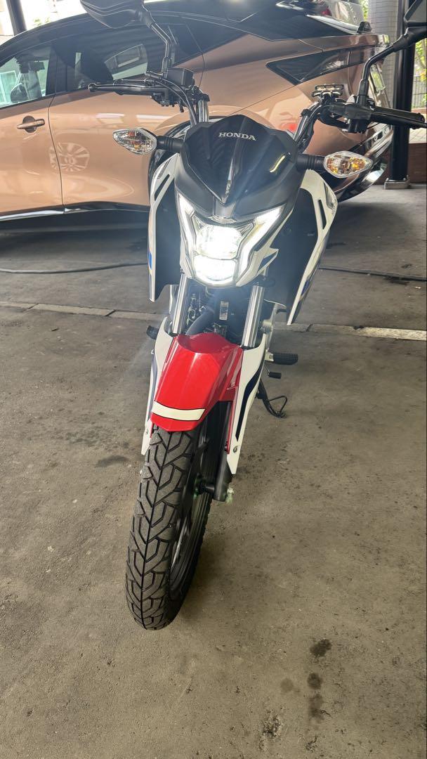 ホンダ CB125F 走行距離180km ホワイト/レッド 125cc