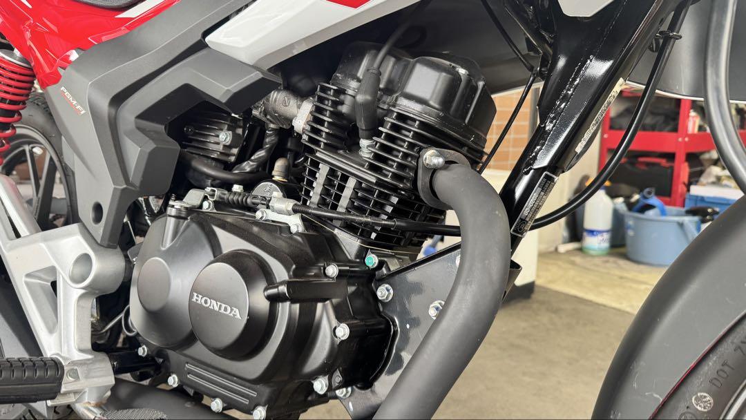 ホンダ CB125F 走行距離180km ホワイト/レッド 125cc