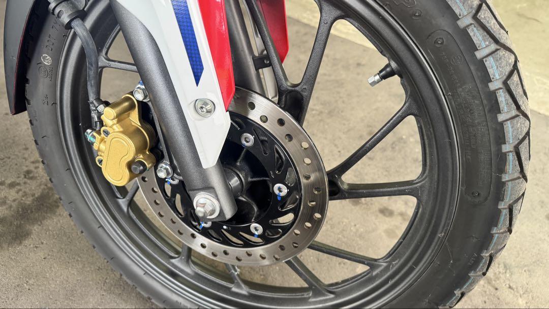 ホンダ CB125F 走行距離180km ホワイト/レッド 125cc