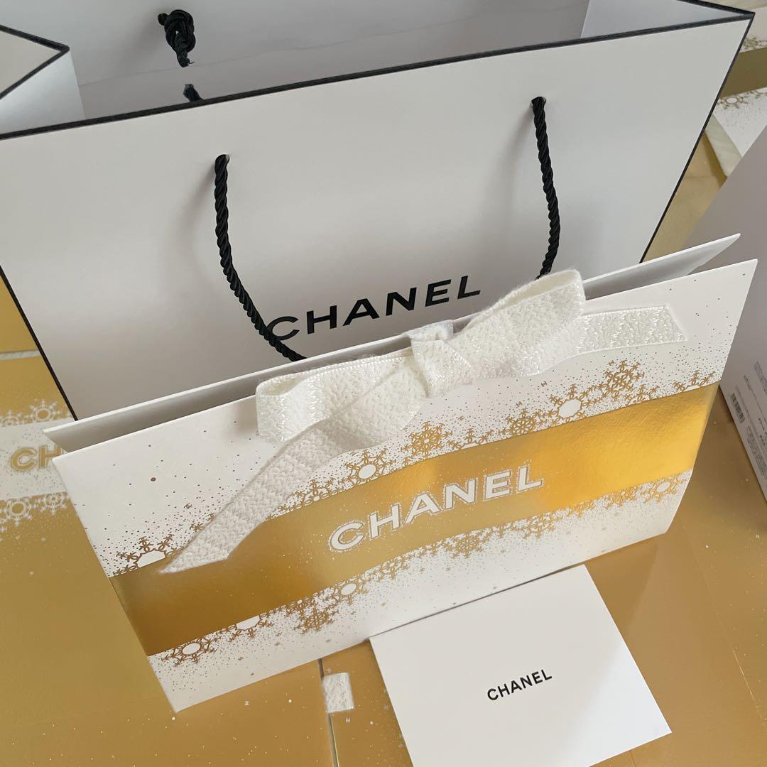 ★新品未使用★2024 シャネル エッセンシャルケアキット Amazon.co.jp: CHANEL シャネル エッセンシャル ケア セット