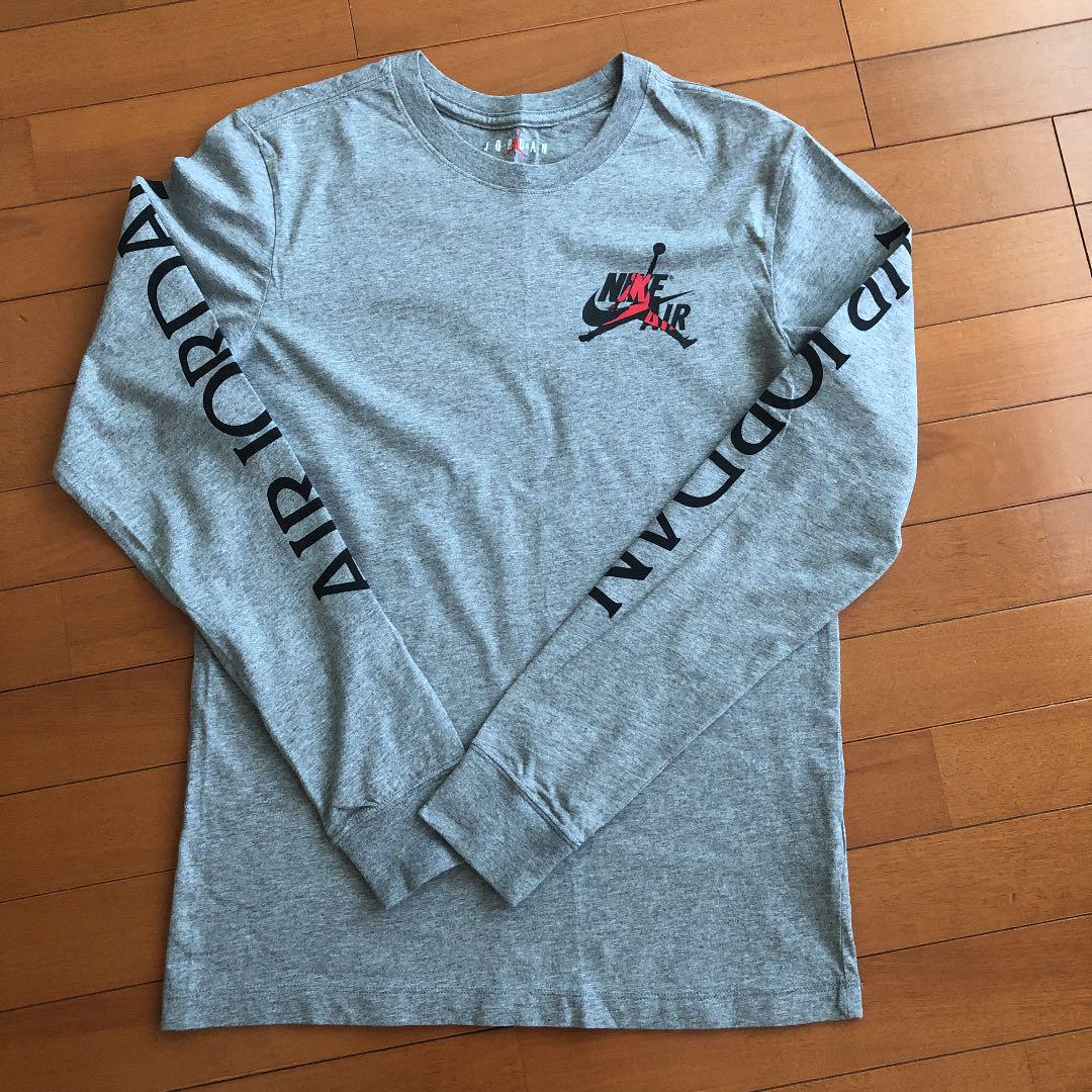ナイキ エアジョーダン 長袖 Tシャツ 超美品 S M - メルカリ ナイキ エアジョーダン 長袖 Tシャツ 超美品 S M - メルカリ