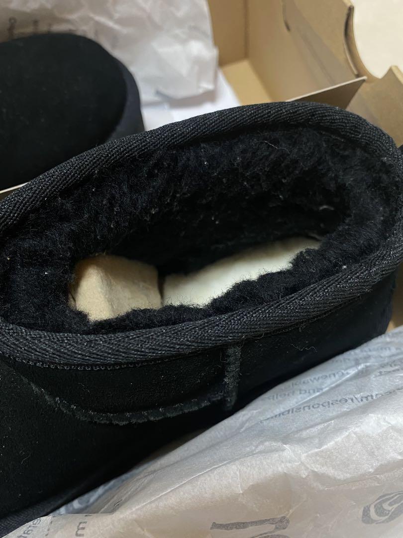 UGG クラシックウルトラミニ ブラック プラットフォーム ムートンブーツ