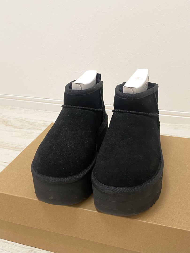 UGG クラシックウルトラミニ ブラック プラットフォーム ムートンブーツ