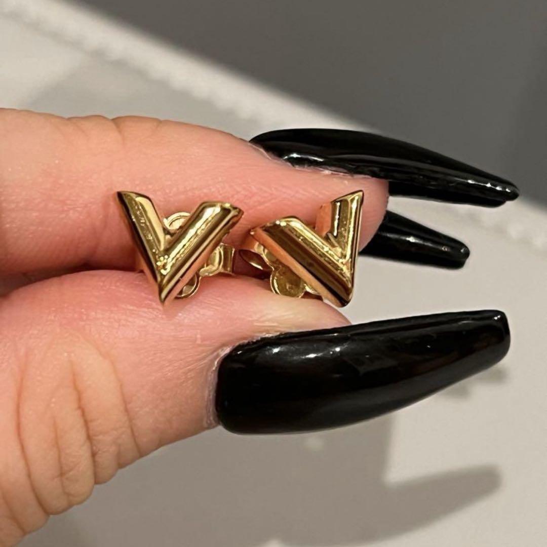 LouisVuitton ピアス エセンシャルV ルイヴィトン