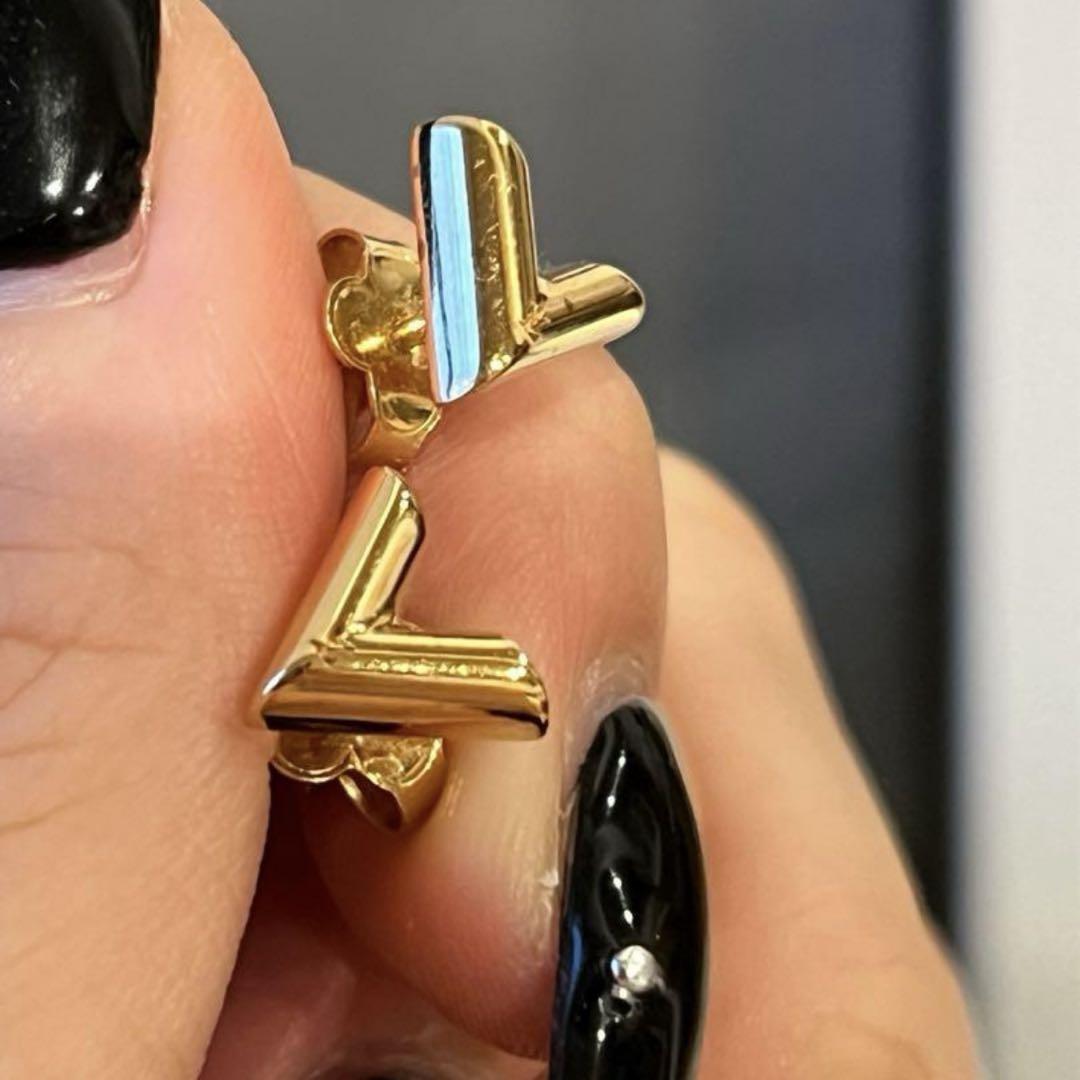LouisVuitton ピアス エセンシャルV ルイヴィトン