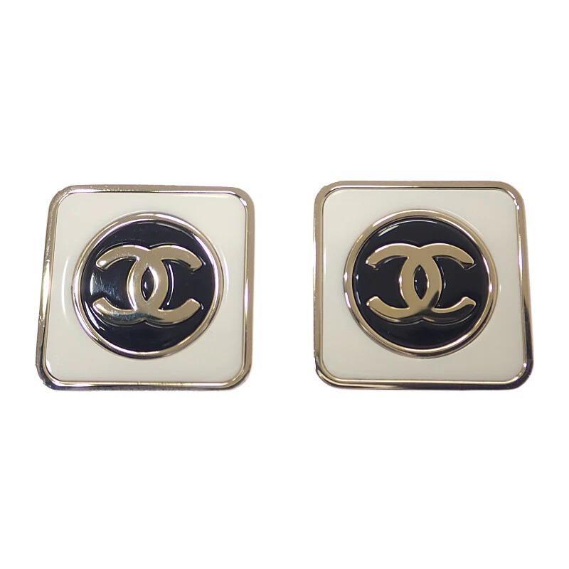 上品エレガント【CHANEL】CCロゴ スクエア ピアス CHANEL】CCスクエア ココマーク 上品 ピアス メタル ゴールド