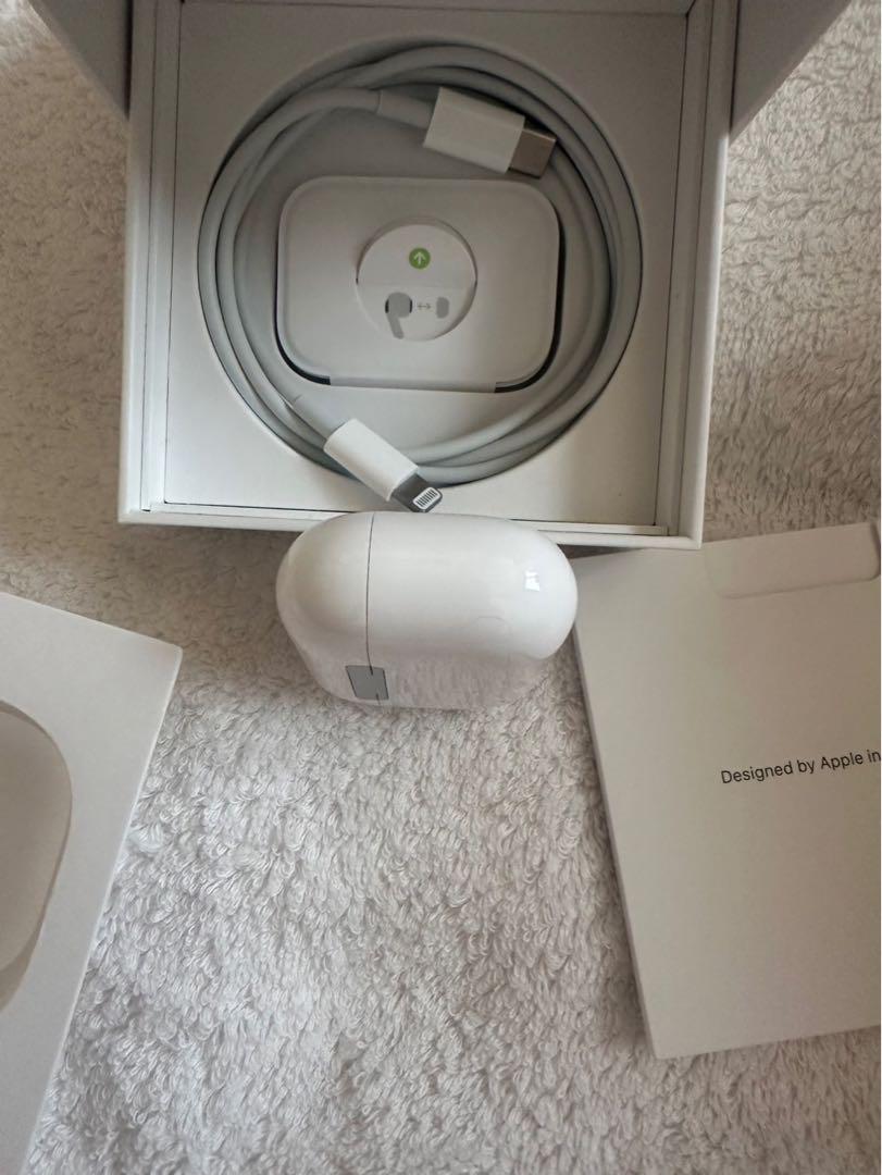 AirPods Pro（第二世代）ホワイト　本体　シリアル　GRQ22RYWW4