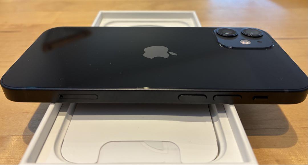 Apple iPhone 12mini ブラック 本体(ケース付き) Amazon | 【整備済み品】 Apple iPhone 12 mini 64GB ブラック
