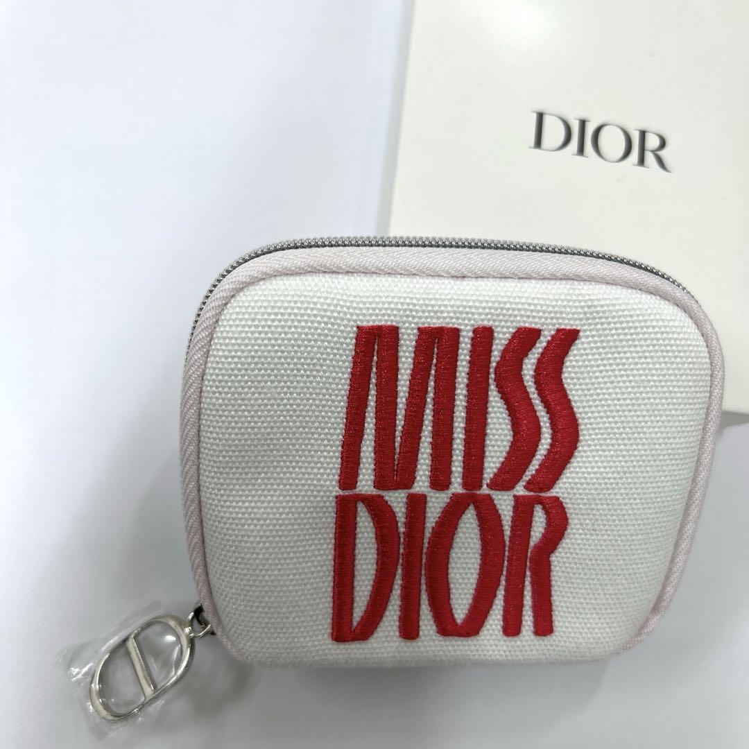 Miss Dior ヘアミスト (新製品) ノベルティポーチ付き 2025年最新】ミスディオールノベルティの人気アイテム - メルカリ