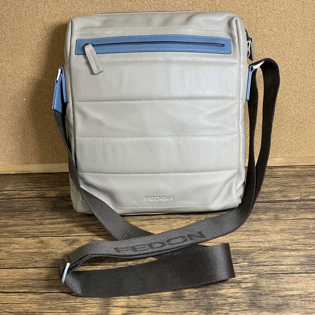 （K25438）★美品★ FEDON ショルダーバッグ 縦長 ベージュ