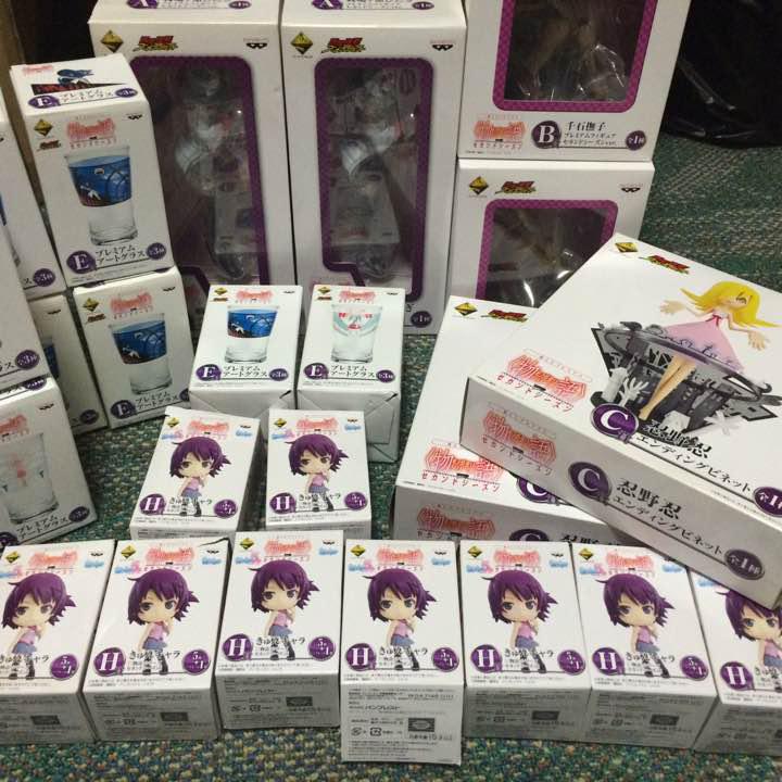 【物語シリーズ】フィギュア＆色紙 まとめ売り フィギュア まとめ売り 物語シリーズ 忍野忍 32個