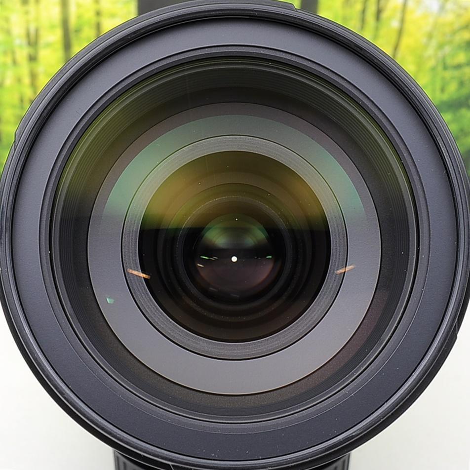 Nikon AF-S 28-300mm☆遠近両用手振れ補正つきレンズ☆3840 Nikon AF-S 28-300mm☆遠近両用手振れ補正つきレンズ☆3840
