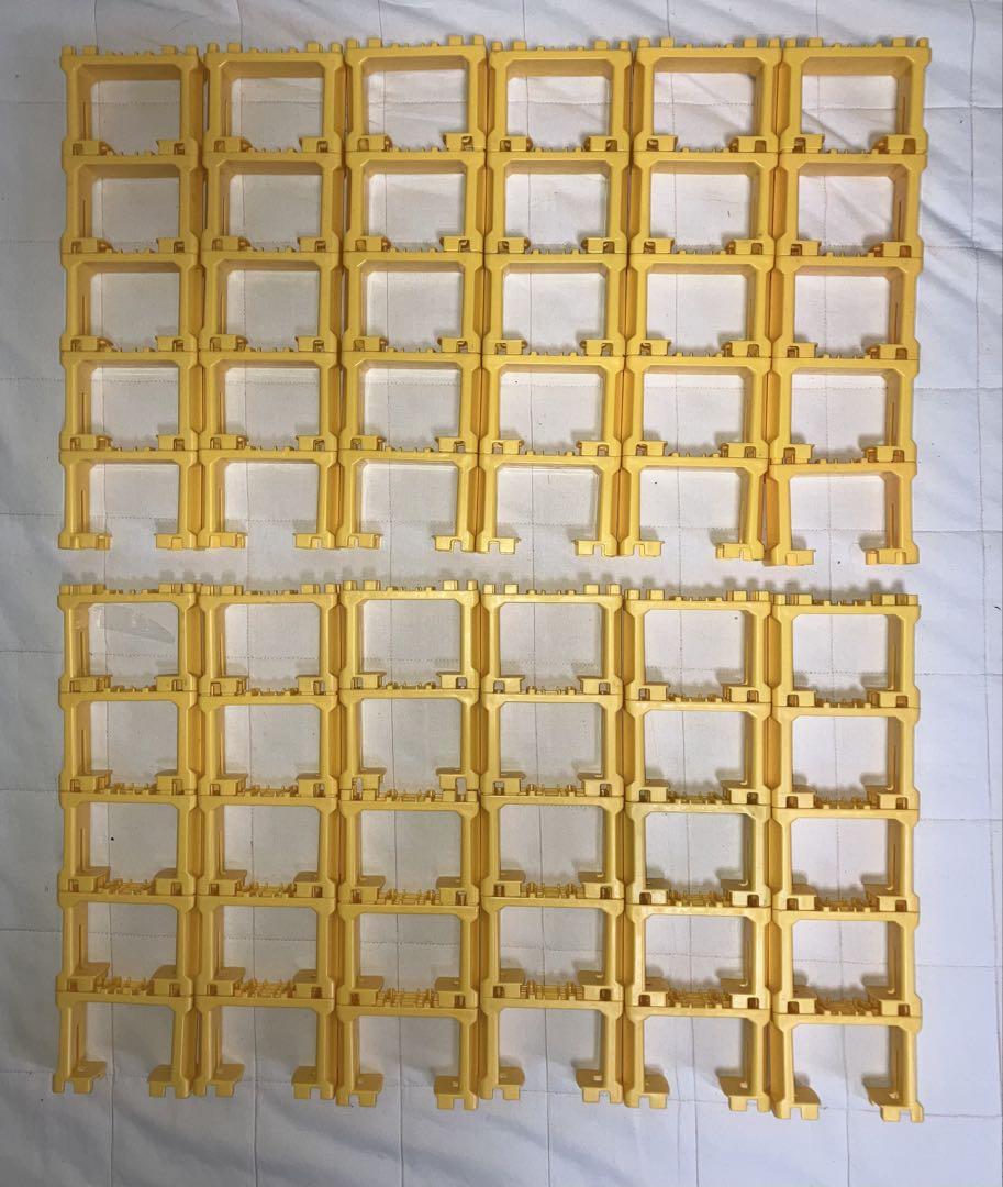 プラレール　単線用の橋脚　６０個　中古品