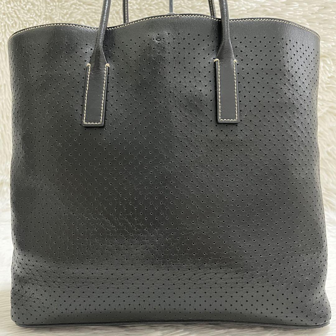 PRADA トートバッグ パンチング 三角プレート オールレザー ブラック PRADA オールレザーパンチング ブラックトートバッグ三角プレート