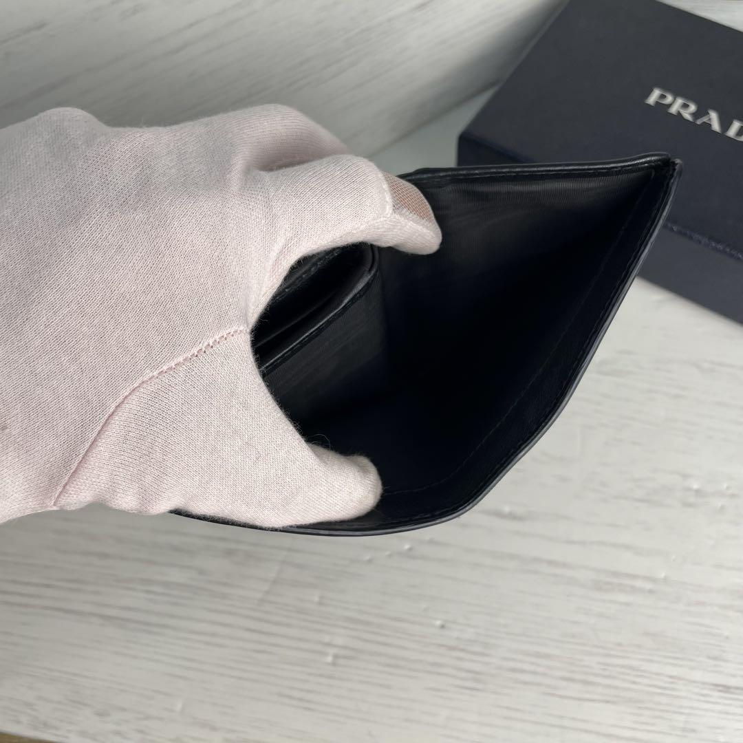 ✨極美✨付属品✨ PRADA プラダ 二つ折り財布 レザー 黒 1ML018
