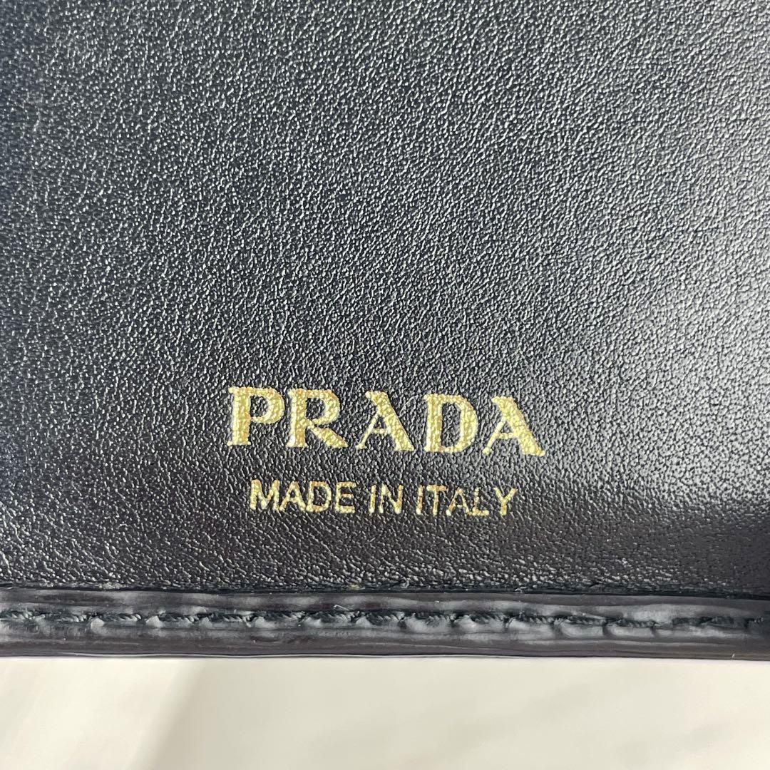 ✨極美✨付属品✨ PRADA プラダ 二つ折り財布 レザー 黒 1ML018