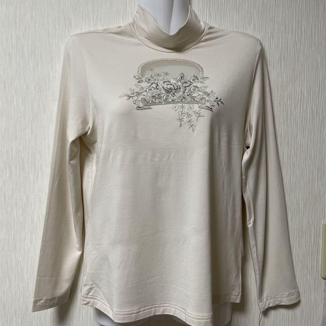 新品 ville d'azur ビーズ手刺繍 ハイネックプルオーバー サイズ