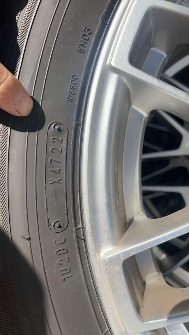 スタッドレスタイヤホイールセット5穴PCD120ハブ径60 23560R18