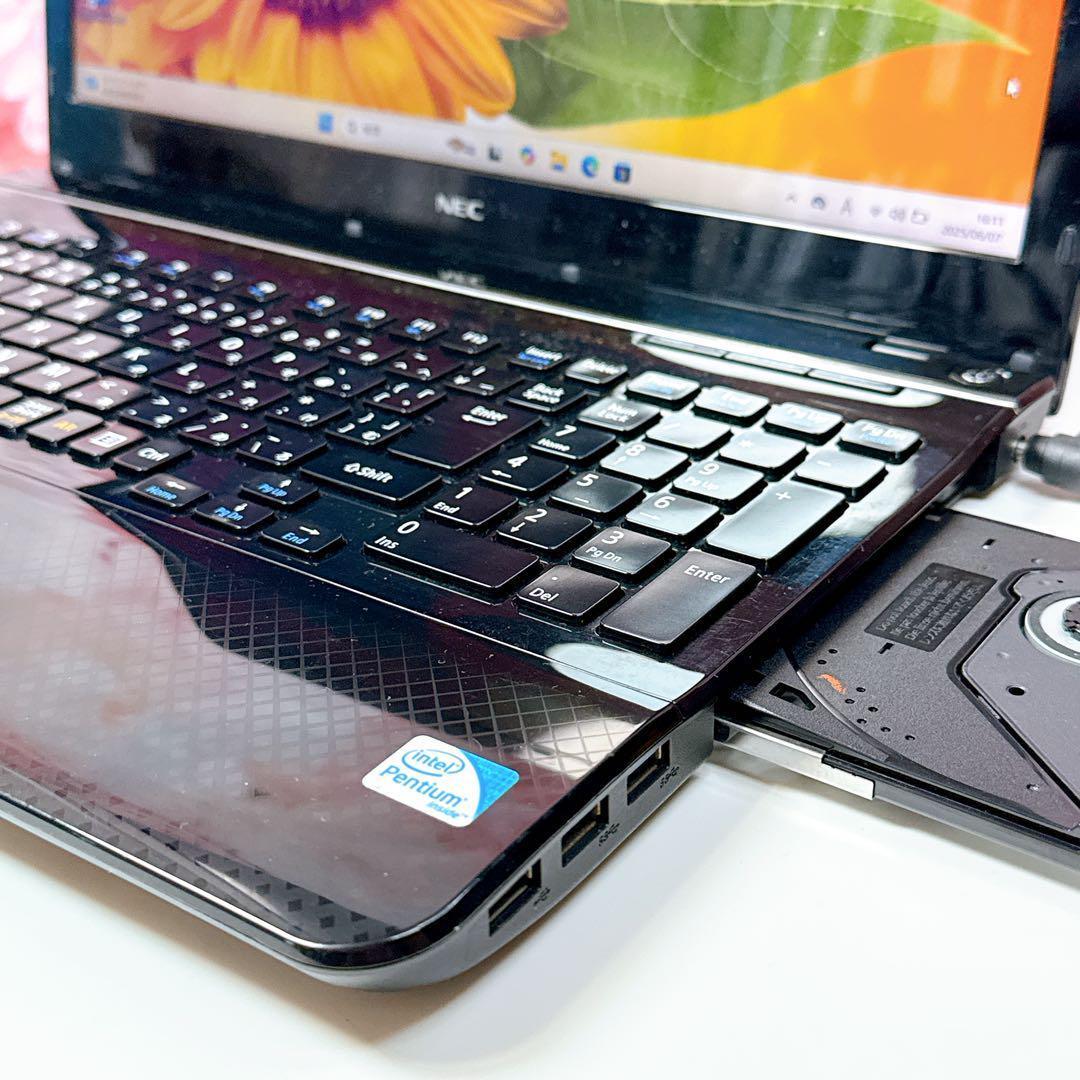 特価‼️新品SSD✨windows11 カメラ付ノートパソコン オフィス 初心者