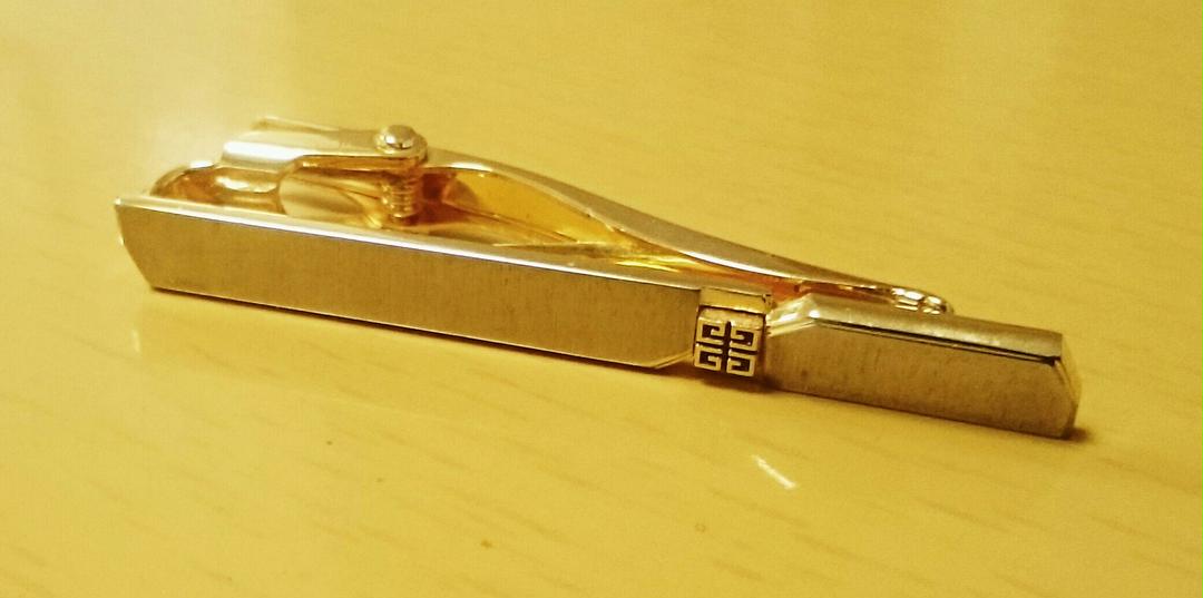 GIVENCHY ネクタイピン 美品