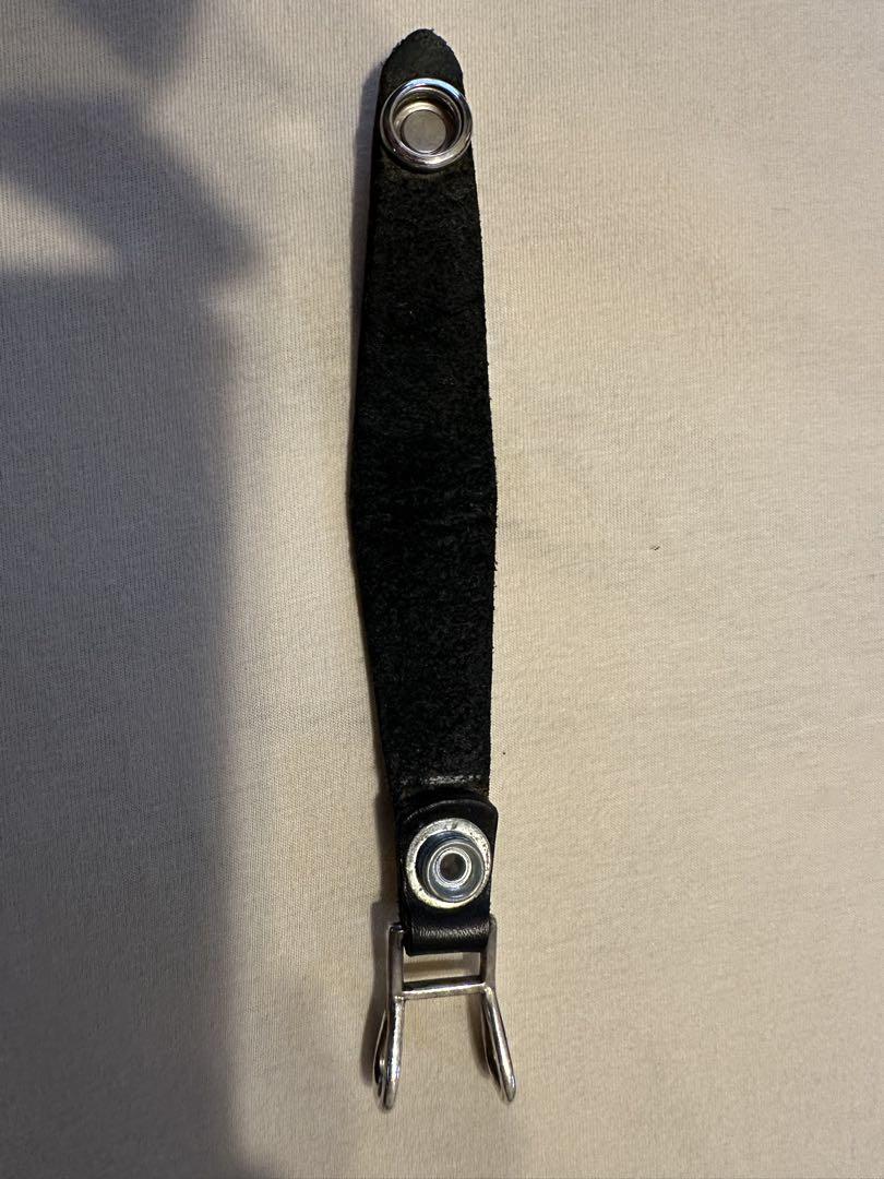 CHROME HEARTS クロムハーツ ベルトループ クロスボタン レザー