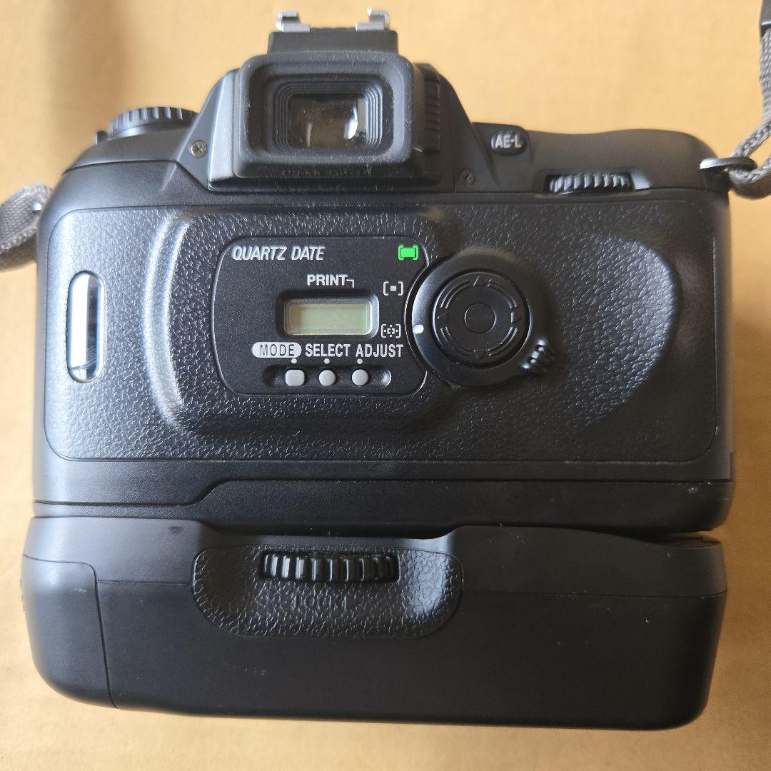 Nikon u2一眼レフカメラ グリップ付き Nikon u2一眼レフカメラ グリップ付き