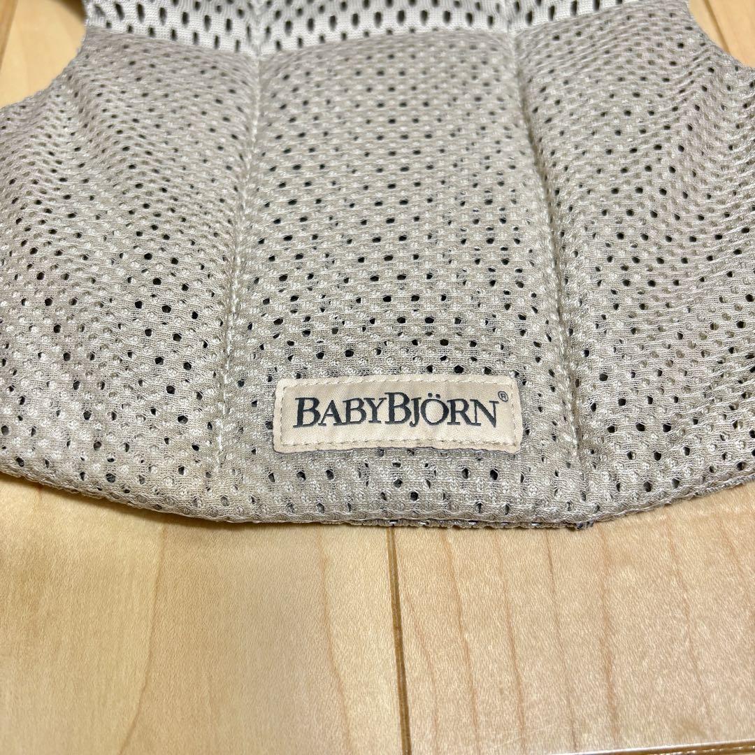 ベビービョルン　BabyBjorn MINI 抱っこ紐　グレーベージュ　メッシュ